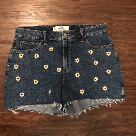 Hollister Pants - Hollister Curvy High Rise Mom Jean Shorts